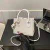 Bolso de mensajero simple bolso cuadrado pequeño bolso de mano de moda popular este año Bolso de hombro casual estilo western nuevo Invierno 2023