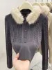 Nuevo suéter de punto versátil y elegante para otoño con cuello de pelo desmontable y diseño de punto trenzado adelgazante A14164