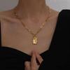 Collar con colgante geométrico de hebilla en T simple de lujo ligero de personalidad retro para mujer popular en ins temperamento estilo frío cadena para clavícula