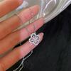 Afortunada eres ~ Collar de Trébol de Cuatro Hojas con Diamantes Flash Lujo Ligero Diseño de Nicho Simple Cadena para Clavícula de Alta Gama Nuevo Estilo para Mujer