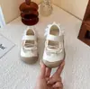 Zapatos Nuevos de Verano 2025 para Niños Niña Lindos Zapatos Casuales con Adorno de Encaje Estilo Coreano Moda Estilo de Moda Zapatos de Marco para Niñas