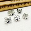 Xizang Prata Retrô Contas Espaçadoras Anêmona Flor Formato Trevo de Quatro Folhas Passante DIY Pulseira Contas de Buda Costas Nuvem Acessórios de Joalheria Atacado