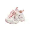 Zapatos Dad para Niñas Primavera 2026 Nuevos Zapatos Deportivos para Niños de Doble Malla Zapatos de Correr Suaves de Dibujos Animados para Niñas Zapatos de Estudiante