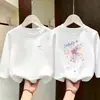 Camiseta de manga larga de algodón puro para niñas lindas, nuevo estilo primavera y otoño 2026, top infantil estiloso, camiseta básica casual para niños mayores
