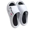 Pantuflas de verano para hombre, de suela gruesa, diseñadas para uso en exteriores, antideslizantes, duraderas, modernas y elegantes para uso en casa; nuevos estilos de verano para hombre