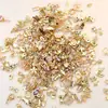 Acessórios populares de metal dourado antigo para nail art de estilo misto transfronteiriços, pingentes de liga em formato de letra, berloques para pulseira DIY e ornamentos decorativos