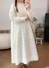 Ropa de Otoño 2026 Estilo Japonés Plisado Holgado Suéter para Mujer Vestido de Manga Larga Top de Color Sólido