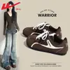 Sapatos Femininos HuiLi Mirtilo Pequeno Sapatos de Treino Alemães Femininos 2026 Novo Outono Mais Vendidos Solado Macio Ballet Esportes Casuais Tênis de Skate Feminino