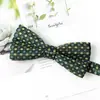 Accesorios para Traje Formal de Negocios para Hombre Set de Tres Piezas Corbata Pajarita Pañuelo de Bolsillo Rojo con Puntos de Polka Atado a Mano En Stock Venta al por Mayor