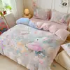 Juego de sábanas de cuatro piezas con forro polar y grosor extra, hecho de terciopelo de leche suave y cómodo, adecuado para dormitorios universitarios y habitaciones, un juego de ropa de cama de invierno de tres piezas