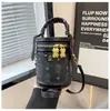 Bolsos Transfronterizos Bolsos de Mujer 2024 Nuevo Moda Europea y Americana Retro Bolso Satchel de Oso de Hombro Cruzado Bolsos Cubo de la Fortuna