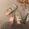 Cómodas Zapatillas de Mujer de Estilo Nuevo para Primavera/Verano 2026, Semi-Cerradas, Caladas, con Pedrería, Planas, sin Cierre, Versátiles