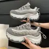 Tênis vintage 'dad shoes' color block para primavera e outono para mulheres, sola plataforma respirável em malha, tênis leves para caminhada ao ar livre para pessoas baixinhas