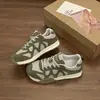 Producto nuevo ligero, cómodos zapatos Forrest Gump, suela suave, transpirables y ligeros para el verano, zapatillas de entrenamiento alemanas para deportes al aire libre, verde, 2026