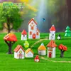 Nuevo producto transfronterizo: Casa miniatura de estilo europeo retro con chimenea de tejas rojas creativa, accesorios decorativos DIY, adornos para paisajes en miniatura