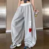 Calça Esportiva Bordada com Coração e Flor Estilo Streetwear Americano para Mulheres Verão 2025 Cintura Elástica Reta