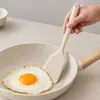 Conjunto de utensílios de cozinha em silicone branco leitoso estilo nórdico, resistente ao calor, antiaderente, inclui espátula, concha de sopa de silicone e escumadeira para culinária caseira