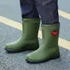 Botas de lluvia hasta la pantorrilla para hombre, botas de lluvia antideslizantes, zapatos impermeables estilo coreano, botas de agua de pesca de moda, zapatos de goma duraderos para adultos para lavar el coche