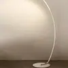 Lámpara de pesca dorada, minimalista post-moderna nórdica para sala de estar, lámpara de mesita de sofá de alta gama, lámpara de pie de pesca de hierro