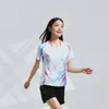 Novos Uniformes de Badminton 2026 para Homens e Mulheres, Trajes Esportivos Respiráveis, Uniformes de Treinamento de Vôlei e Tênis de Mesa de Manga Curta de Secagem Rápida com Estampas