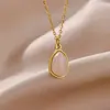 Collar Colgante Geométrico Irregular Fresco Transfronterizo Europeo y Americano Cadena de Clavícula Colgante Chapado en Acero de Titanio Colorido Oro de 18K