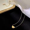 Novo estilo de colar de nicho de luxo com pequenos grãos de ouro, amor, corrente de clavícula de feijão de acácia de alta qualidade, simples, celebridade da internet, venda imperdível