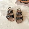 Sandalias Abiertas de Estilo Francés para Niños 2026 Nuevo Modelo de Verano para Niños y Niñas, Zapatos Deportivos Casuales de Suela Suave para Playa y Uso al Aire Libre