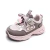 Zapatillas Deportivas para Niños 2026 Primavera Nuevo Estilo Lindos Zapatos Casuales de Dibujos Animados para Niñas Ligeros Versátiles Zapatos de Papá para Niños