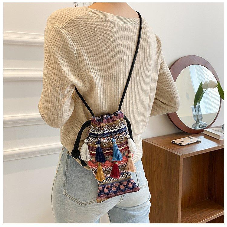 包包女可爱小挎包小鱼包云南民族风刺绣可爱逛街女士手机包单肩包