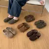 Zapatos cerrados para mujer que aumentan la altura con suelas gruesas para uso en exteriores, nuevas pantuflas slip-on de otoño 2026