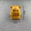 Adorno de Gato Curioso de Boj Lindo Animal Creativo Mini Juguete de Gato de Madera Pieza de Mano Regalo de Cumpleaños