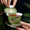 Cuenco de esmalte estilo palacio con tres flores a la parrilla, taza de té de cerámica, juego de té de kung fu, cuenco de té dorado con trazado, cuenco de una sola tapa