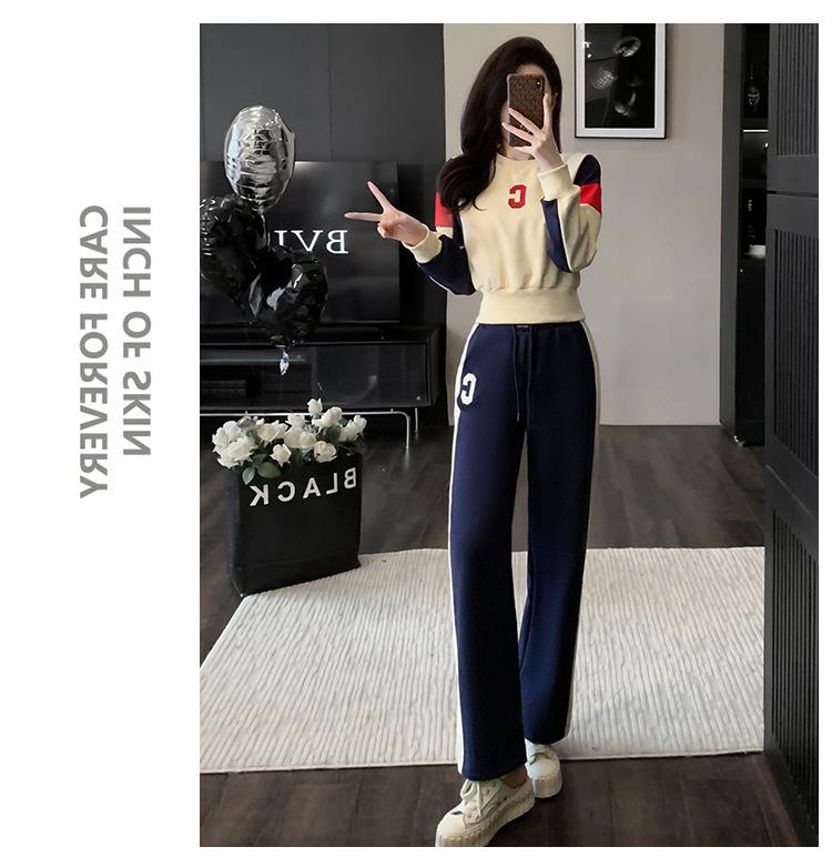 跨境淘货源分销2024秋冬季新款街头潮流减龄小个子爆款欧货网红款运动套装休闲运动气质休闲时尚流行新款秋装秋装女装时尚套装套装女装秋季套装女套装女女士运动服女装两件套套装卫衣套装休闲套装秋季套装女装时尚套装盐系休闲套装女装2024百搭设计感小众洋气欧货阿里国际站跨境采购Cross-border, shopping source, foreign trade, export, distribution 2024 fall, winter, new, street trend, explosive, European goods, network red, sportswear, leisure sports, temperament leisure, fashion popular, new autumn wear, autumn women's wear, fashion suit, women's wear, women's wear, women's wear, women's sportswear, women's two-piece, hoodie suit, casual suit, autumn suit, women's wear, Fashion suit salt department, casual suit women's dress, Ali International Station, cross-border procurement