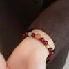 Novo Bracelete Vermelho com Contas Retrô Estilo Chinês, Design Exclusivo Requintado de Alto Padrão Pixiu Patinha de Gato, Realça a Pele, Presente para o Ano de Nascimento