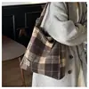 Bolso de Otoño de Gran Capacidad, Bolso de Lana a Cuadros para el Trabajo, Bolso de Hombro Versátil de Nicho Melard a Cuadros, Bolso para Estudiantes para Mujer