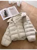 Abrigo de Algodón Grueso Acolchado con Capucha y Costillas para Invierno 2026 para Mujer, Chaqueta Versátil Corta Ajustada, Abrigo de Algodón de Invierno de Gama Alta para Mujer
