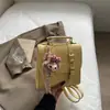 Mochila Pequena Estilo Faculdade 2025 Novo Estilo Moderno Bolsa de Ombro para Sair Mochila de Viagem Leve para Mulheres