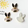 KC oro pequeño viento fragante conejo camelia accesorios funda de teléfono móvil agujero zapatos accesorios diy al por mayor pj1690