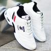 Sapatos Masculinos de Outono Couro Impermeável Tamanho Grande Sapatos Esportivos Masculinos Modernos Casuais Sapatos de Corrida Masculinos Brancos Sapatos Brancos Pequenos