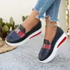 Zapatos Casuales de Suela Gruesa de Metal de Talla Grande de Comercio Exterior para Mujer 2026 Primavera Nuevo Estilo Tacón Medio Caña Baja Zapatos Perezosos 43