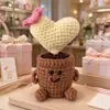 Adorno de Planta en Maceta Rosa Tejido a Mano Lindo con Manos y Pies Flor de Hilo Maceta Muñeca Decoración Creativa de Escritorio