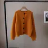 [Bizheng] Nuevo Otoño e Invierno 2025 Estilo Coreano Cuello Redondo Reductor de Edad Sencillo Versátil Aspecto Adelgazante Chaqueta Suéter Cárdigan para Mujer 5446