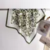 Bufanda Cuadrada de Seda Estampada de Rosas Puntos Chal de Sentido Avanzado Bufanda Pequeña Cuadrada Versátil Profesional Bufanda para Cuello Bufanda para Mujer