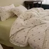 Juego de ropa de cama de cuatro piezas estilo Ins, fresco y sencillo, de doble capa de gasa 100% algodón, con ribete de encaje denso, funda de edredón y sábana de algodón puro para dormitorios de estudiantes