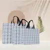 Sacola de Presente Personalizada Laminada Não Tecida para Loja de Roupas Sacola de Compras Sacola com Logo Impermeável Ecológica Bolsa de Mão