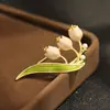 Broche Fresco y Sencillo de Lirio del Valle Moda Nuevo Broche para Ropa para Mujeres con un Toque de Lujo, Exquisito Pin de Flor con Goteo de Aceite