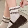 Calcetines de encaje hasta la mitad de la pantorrilla para mujer, otoño e invierno, estilo coreano de dibujos animados, versátiles, estilo universitario, algodón peinado, estampado de corazón, calcetines dulces para estudiantes