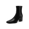 Botas Slimming Silenciosas de Solado 2026 Inverno Salto Médio Robusto Bico Quadrado Versátil Elásticas que Abraçam a Perna Botas de Cano Curto Femininas