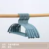 Percha Sin Costuras para Ropa Hogareña Semicircular Engrosada de Hombro Ancho Tendedero Antideslizante Estilo Audaz Percha de Plástico Sin Costuras Venta al por Mayor en Stock