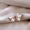 Brincos de Flor com Pérolas Artificiais, Brincos Modernos e de Alta Qualidade, Brincos Elegantes e de Luxo Leve Estilo Francês para Mulheres